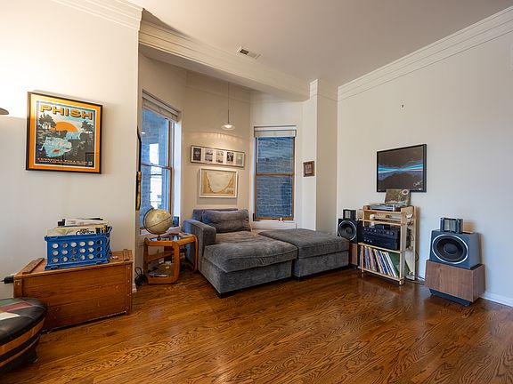4th image of 1112 N Damen Ave #1
