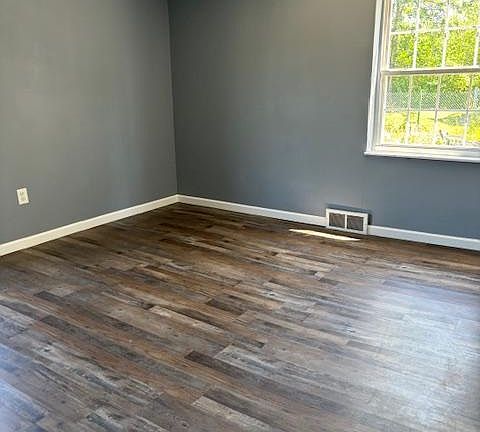 5th image of 2839 Elyria Ave #2