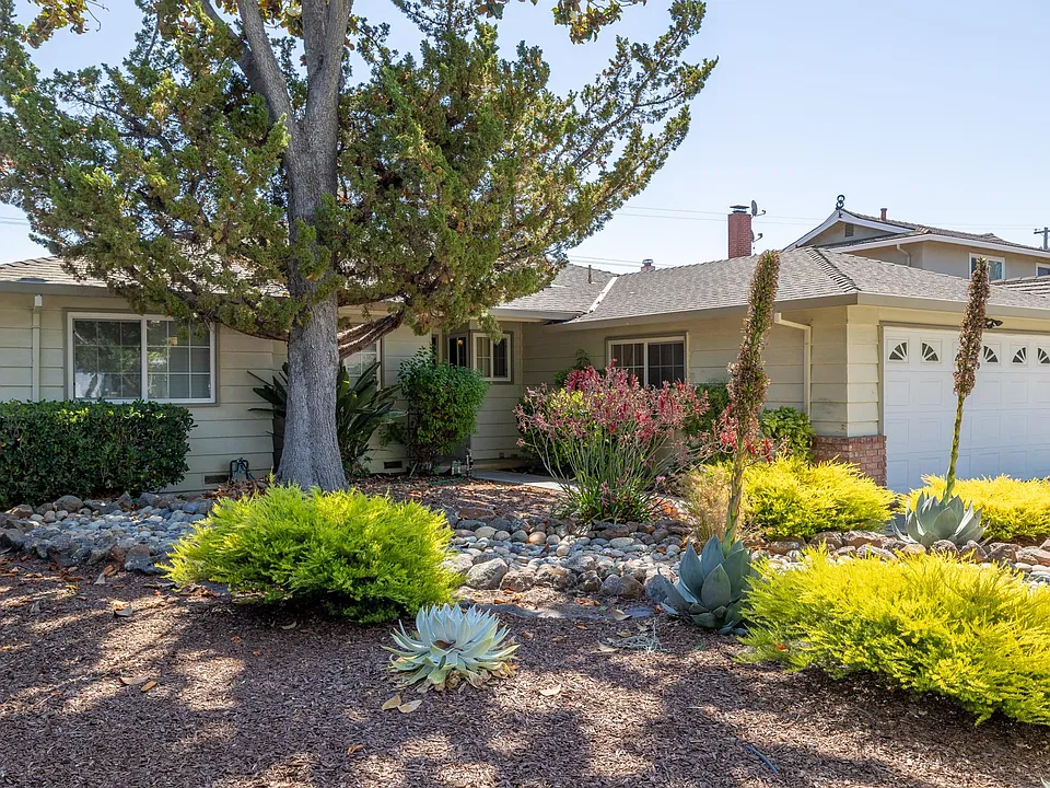 1416 Petal Way