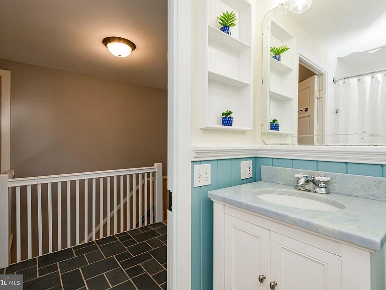 612 Holly Ridge Rd — Photo 12