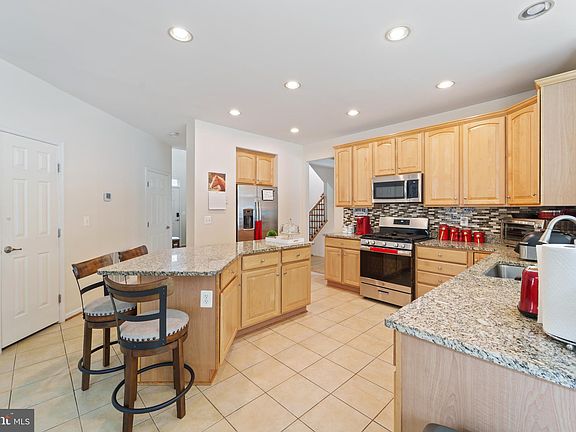 5th image of 3028 Lundt Ct