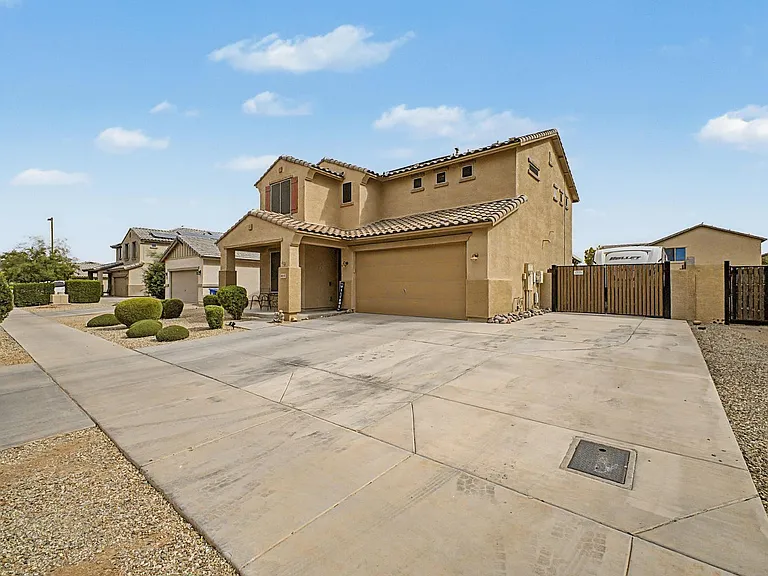 18235 W Ida Ln — Photo 3