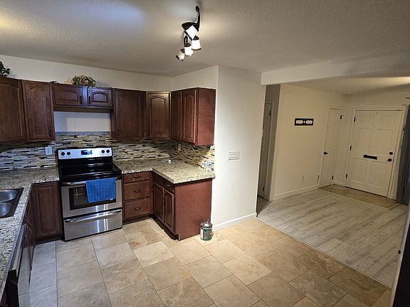 5th image of 8217 Conifer Rd