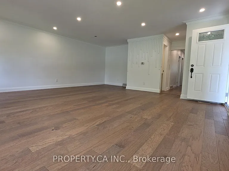 121 Trayborn Dr #MAIN — Photo 2