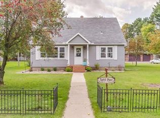 322 2nd St N, Eagle River, WI 54521