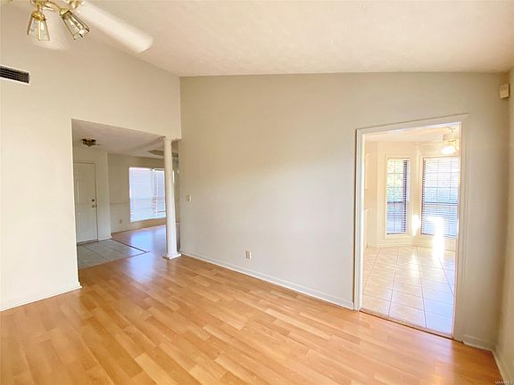 5th image of 7090 Runnymede Dr