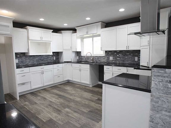 5th image of 3640 Court St