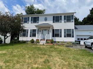 24 Clinton Dr, Washingtonville, NY 10992