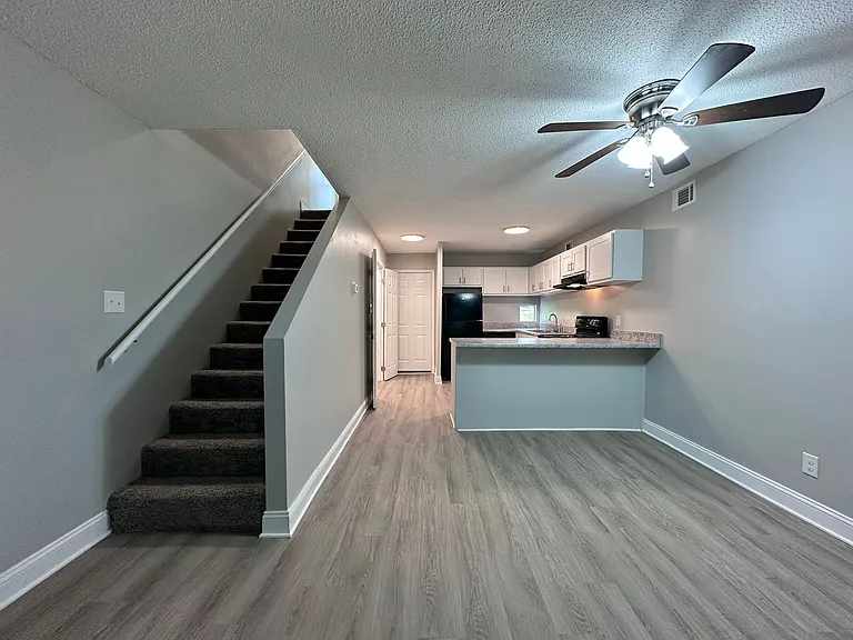 The Hammond Apartments — Photo 98