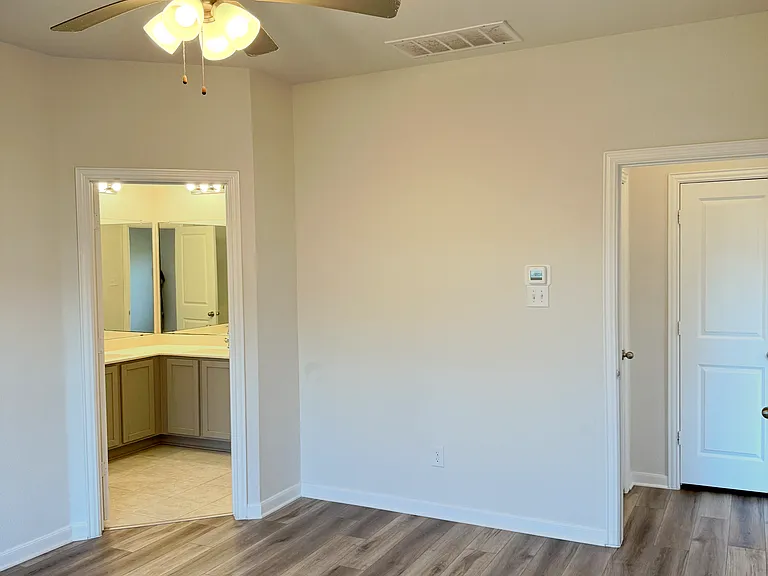 2075 Hartley Dr — Photo 19