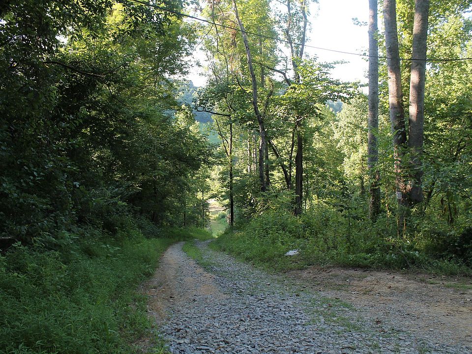 2nd image of 2478 Warren Hollow Rd