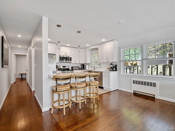 5th image of 845 E Walnut Street