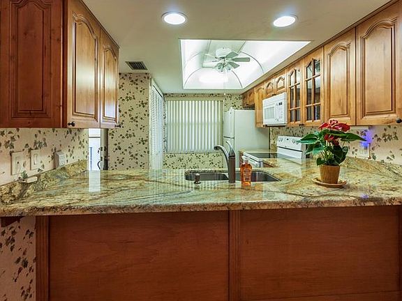 5th image of 2012 Granada Ct #2012