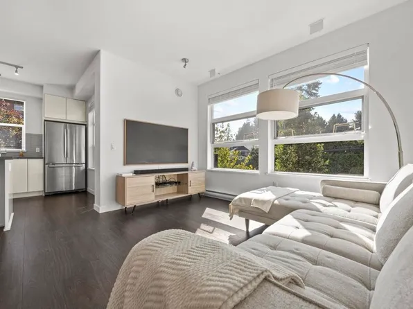 607 Cottonwood Ave #216, Coquitlam, BC V3J 0H1