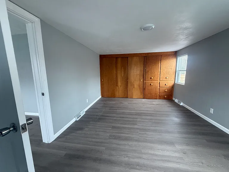 3902 W 14th St — Photo 8