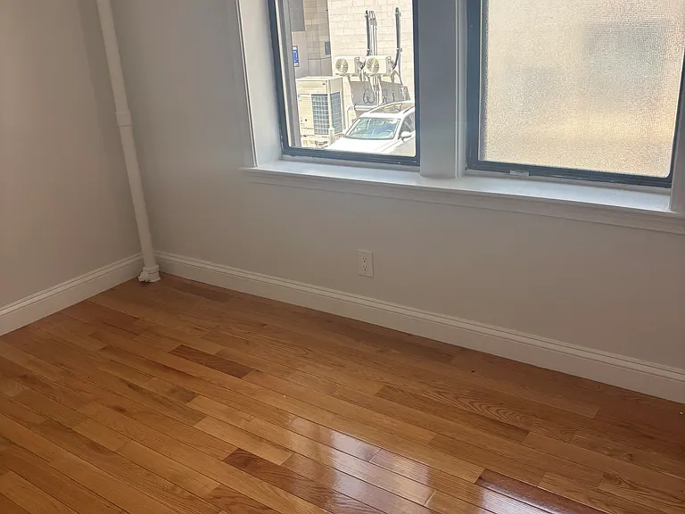 21 Peterborough St #4 — Photo 5