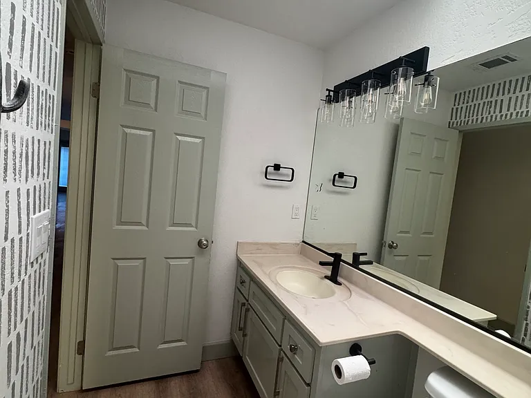 2211 N Pinkham St — Photo 11