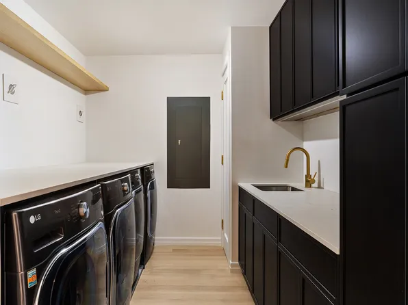 205 Clinton Street image 37 of 38