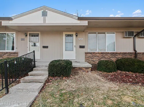 25231 Potomac Dr Unit 2, South Lyon, MI 48178
