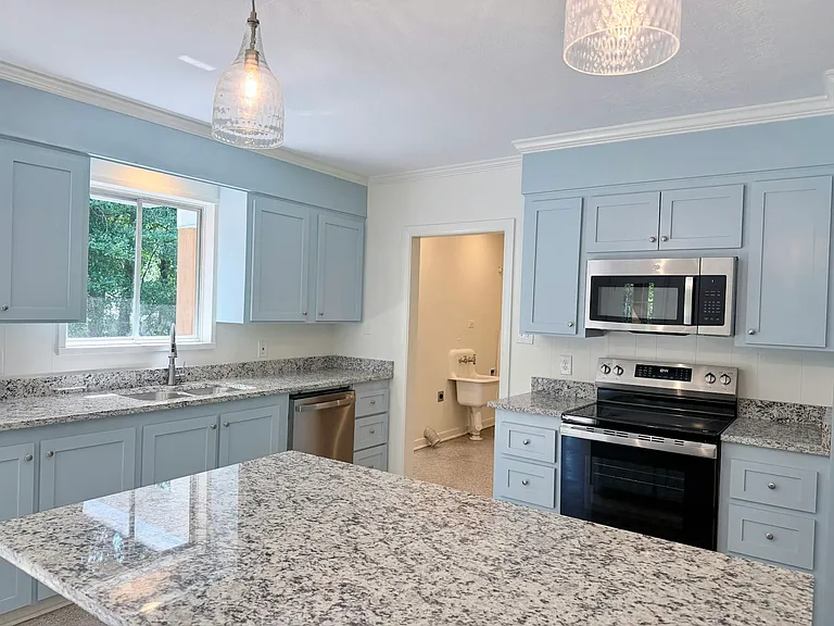 1200 Carter Dr — Photo 15