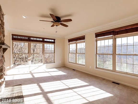 Phenomenal Mountain Views from BONUS Room