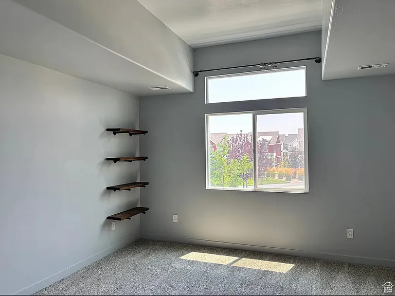 92 E Legacy Pkwy — Photo 8