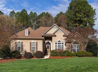 304 Silvercliff Dr, Mount Holly, NC 28120