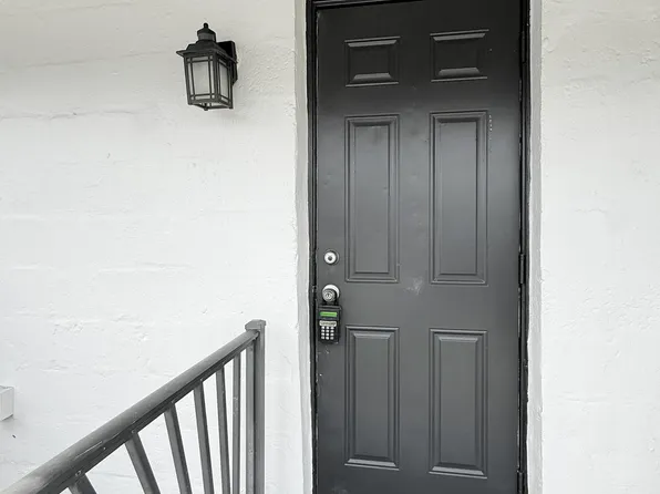 204 2nd St APT 4, Fort Myers, FL 33907