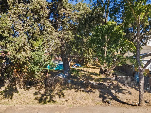 1895 W Main St, Stockton, CA 95203