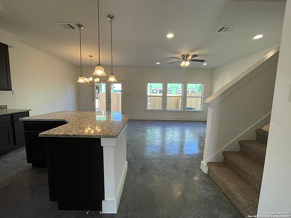 4th image of 203 Sapphire Dr #801