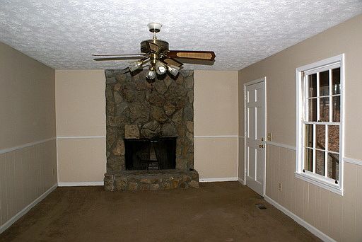 2nd image of 2734 Hillside Dr