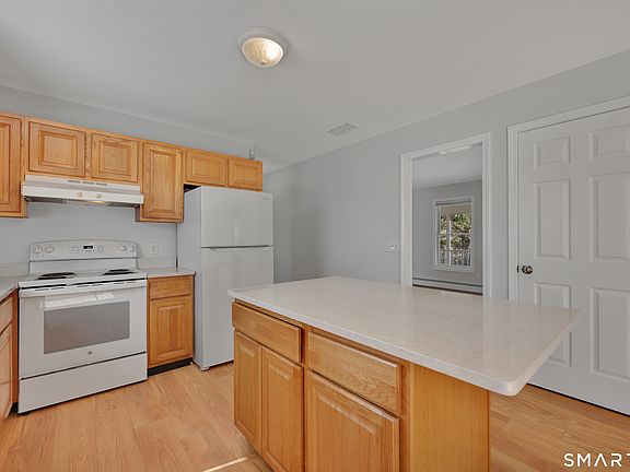 4th image of 5 Brooke Hill Road