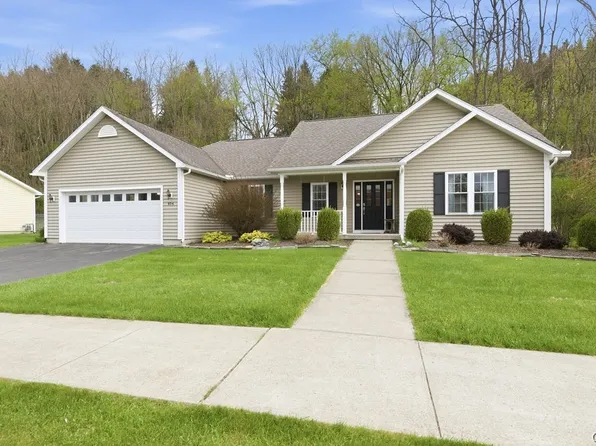 404 Tamarack Ter, Hamilton, NY 13346