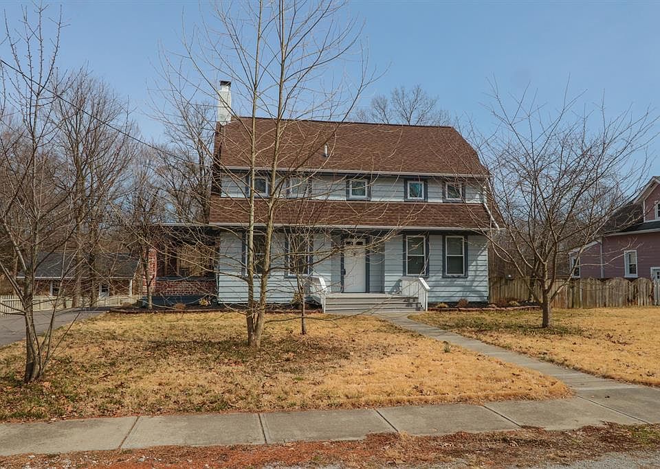 1st image of 208 Laurel Ave