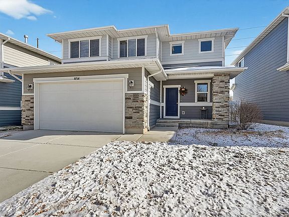 3rd image of 834 W Daylight Dr