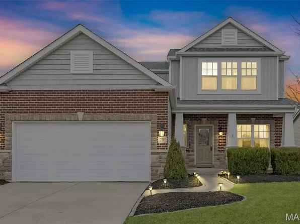 238 Thorn Brook Dr, O'Fallon, MO 63366