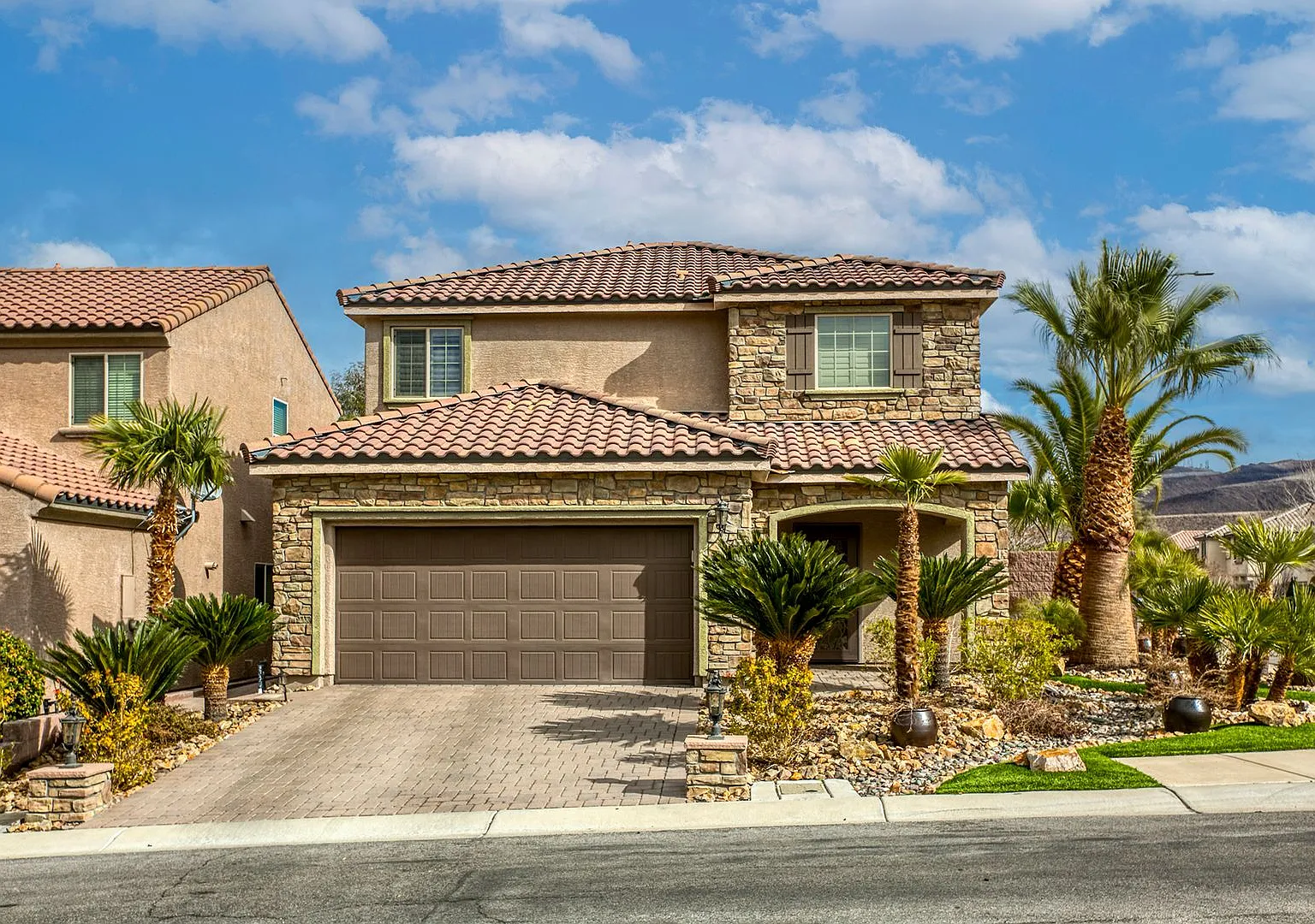 Gorgeous 3 bedroom home in Anthem area! — Photo 1