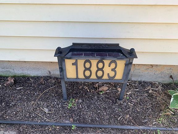 3rd image of 1883 Niagara Ave