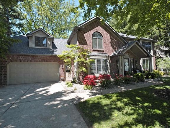 2nd image of 51896 Foxdale Ln