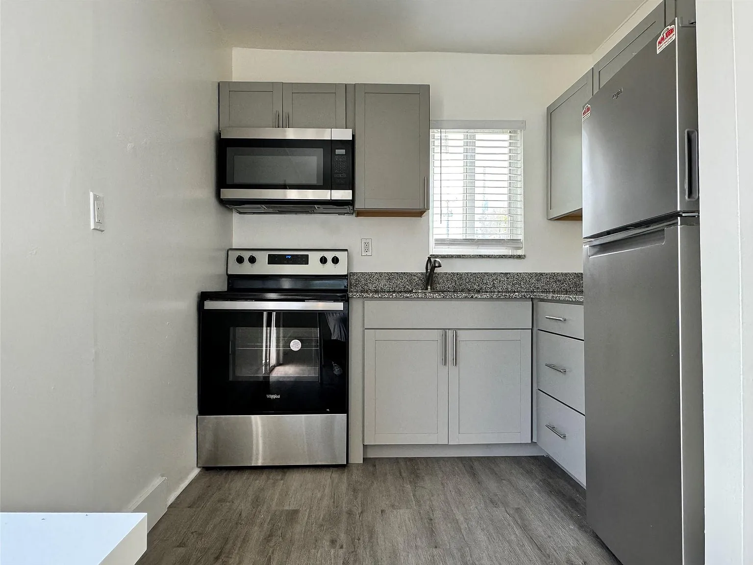 1 bed, 1.0 bath, 600 sqft, $1,750 — Photo 2