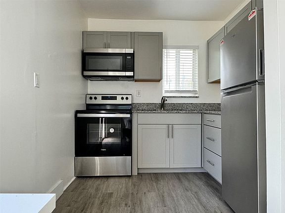 2nd image of 1857 Madison St #2
