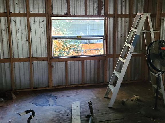2nd image of 21352 Canal Dr