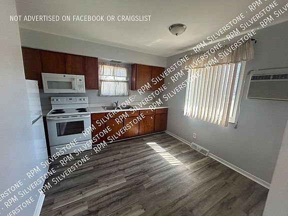 2nd image of 244 W Drahner Rd #1