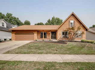 2330 Gross Point Ln, Ballwin, MO 63011