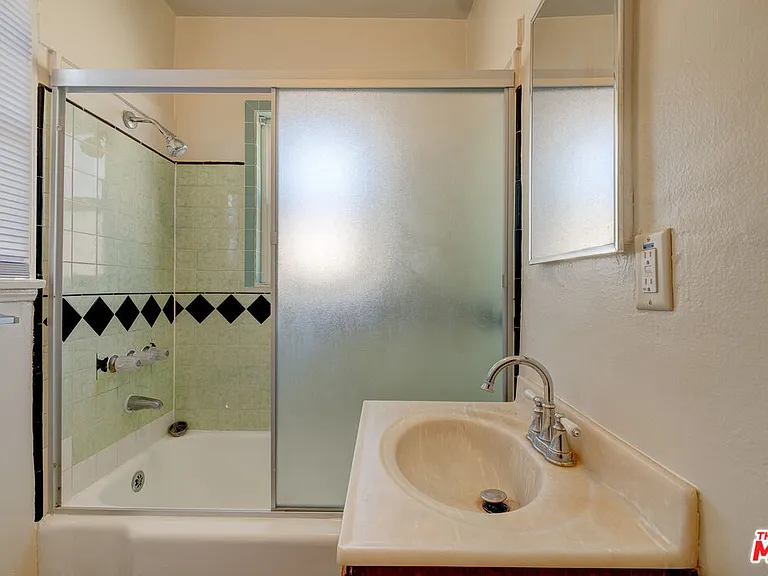 11508 Simms Ave — Photo 14