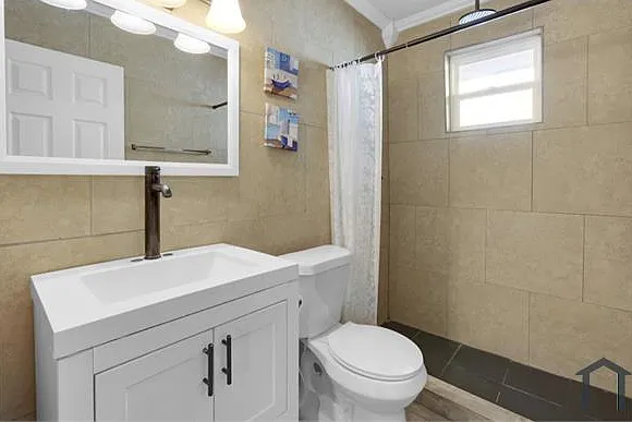 2134 Music St — Photo 13
