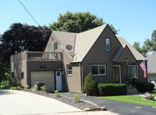 705 Oakland Ave, Oakland, IA 51560