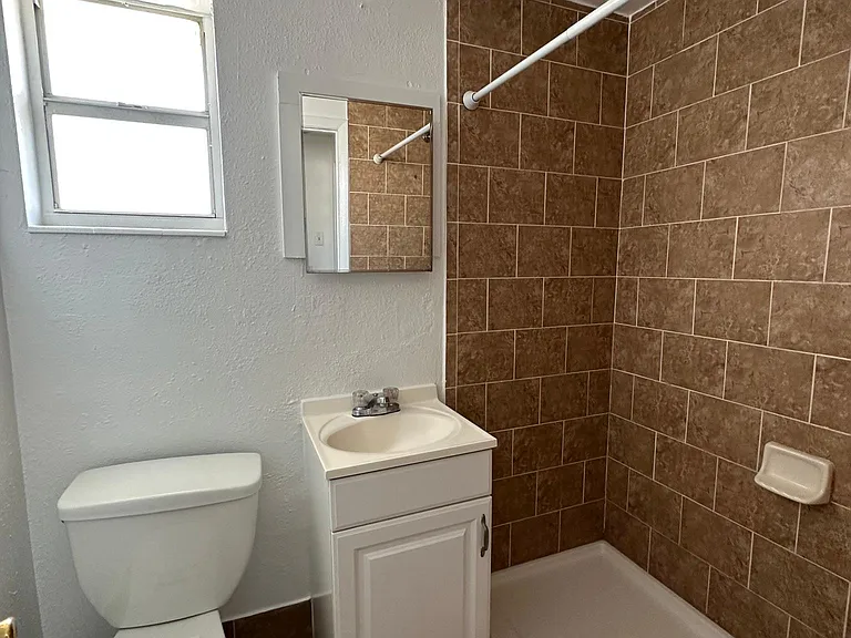 3208 N Armenia Ave #A — Photo 3