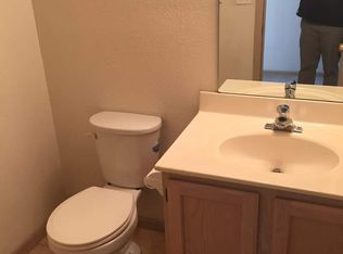 202 NE Dogwood St APT B, Oak Grove, MO 64075