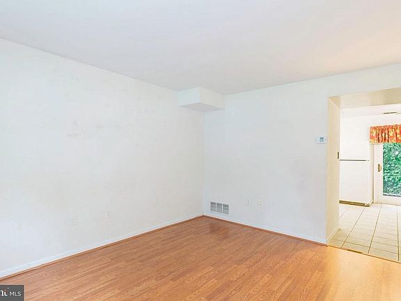 3rd image of 6489 Heritage Hill Dr